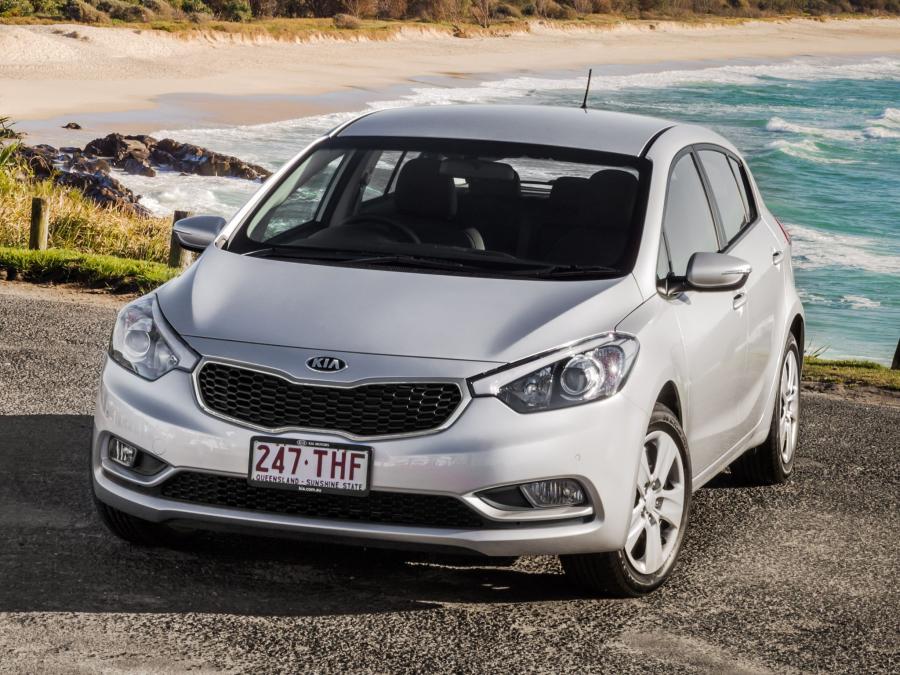  Kia Cerato Hatchback 2013 года  (AU) (фото 7 из 23)